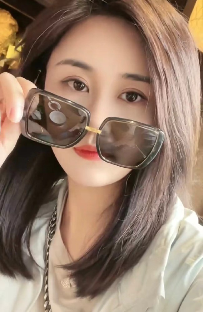 【泰州相亲推荐】女嘉宾：知性美丽，个体小老板！
